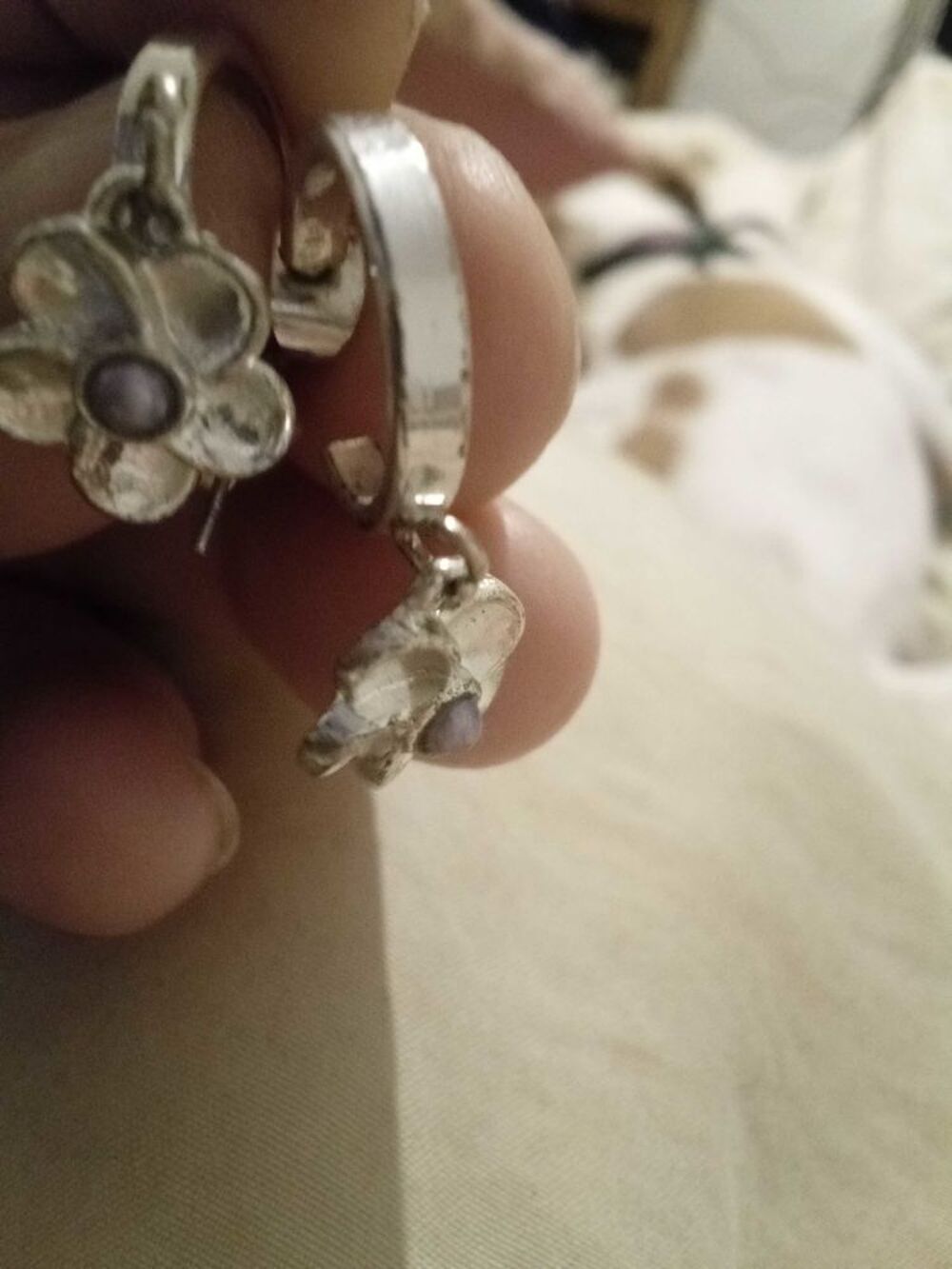boucle d'oreille fantaisie pendant fleur Bijoux et montres