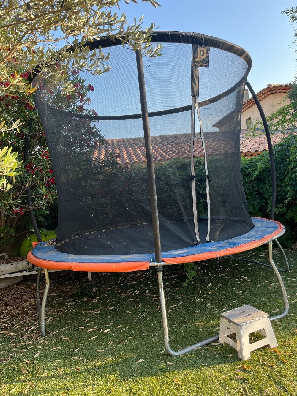 trampoline de 3m tr&egrave;s bon &eacute;tat Jardin