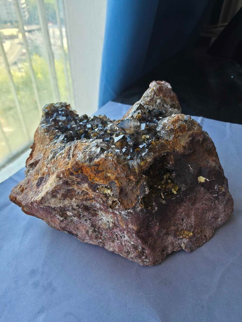 Grand Quartz Fum&eacute; du Katanga RDC-Druse Naturelle 1,05 kg 