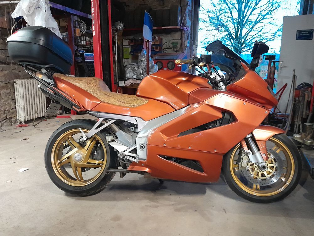 APRILIA 2003 occasion 63520 Domaize