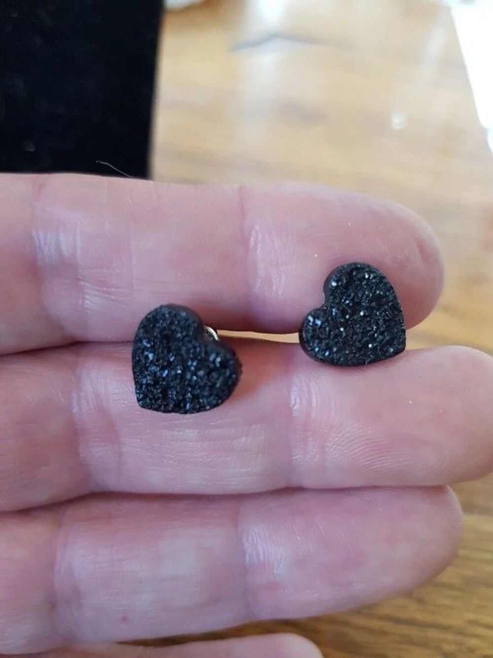 Clou c?ur noir 12 mm neuf 2 e Bijoux et montres
