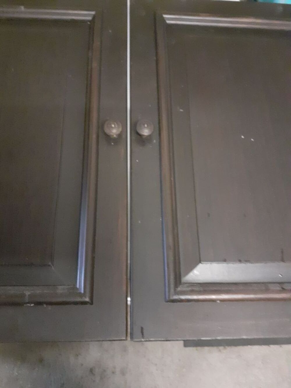 2 PORTES pour placard 
Bricolage