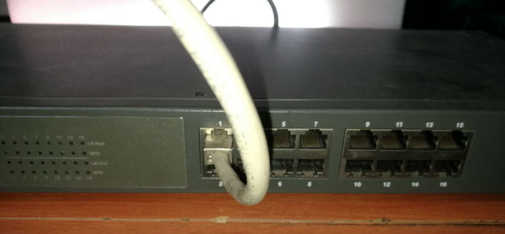 Switch ovislink 16 ports 10/100 Mbps Matériel informatique