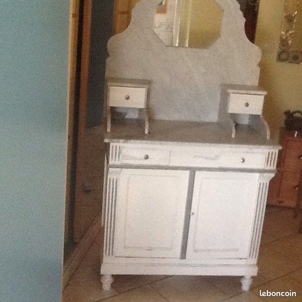 coiffeuse ancienne avec beau meuble blanc intact Meubles