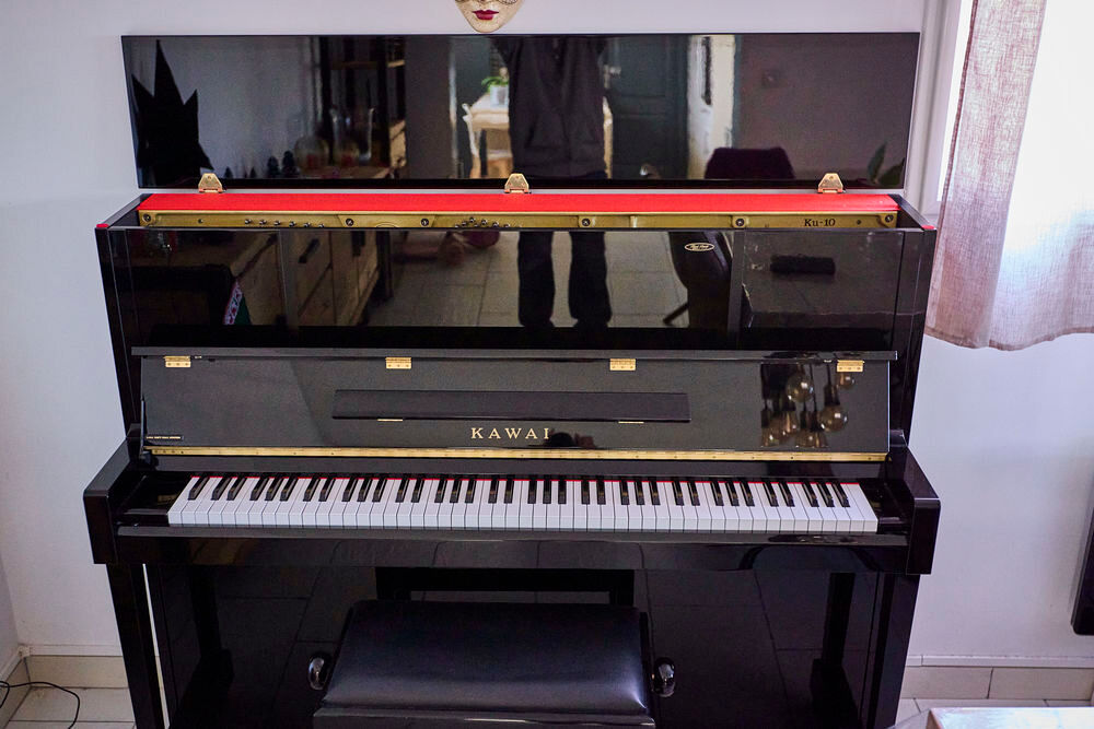 : PIANO DROIT KAWAI KU-10 NOIR LAQU&Eacute; Instruments de musique