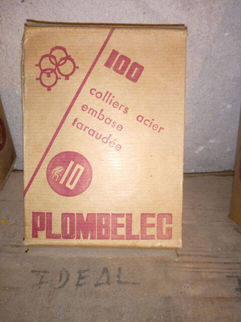 Colliers Atlas � embase taraude pour tuyaux cuivre plomberie 50 Eauze (32)