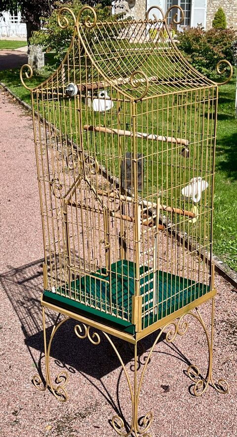 Grande cage � oiseaux dor�e sur pied 100 Boissy-le-Sec (91)