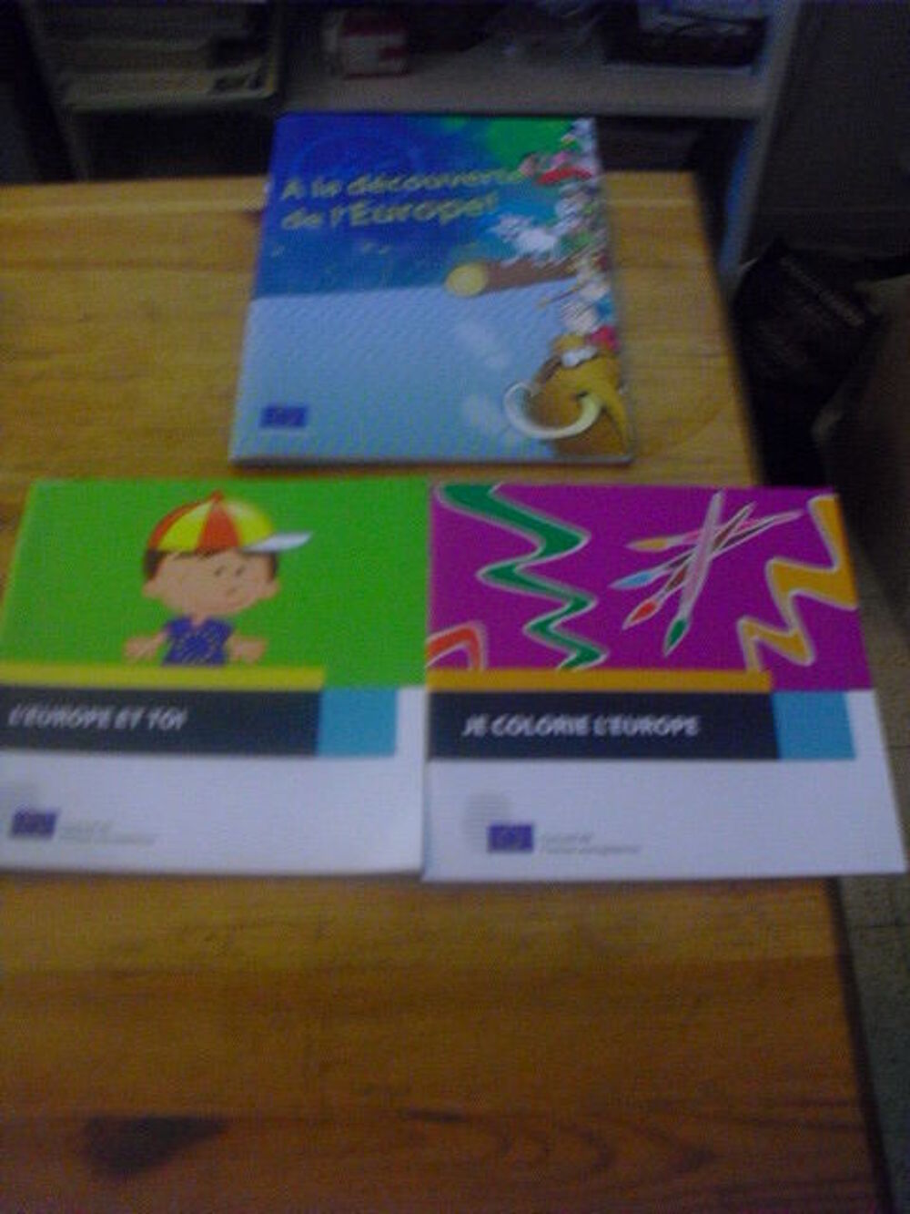 LIVRES sur d&eacute;couverte de l europe +2 livres a colori&eacute;s NEUF
Livres et BD