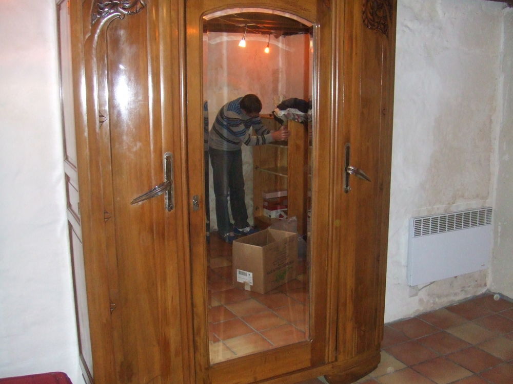 Style art d&eacute;co - Armoire en bon &eacute;tat
Meubles
