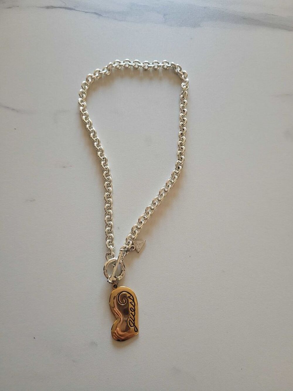 collier guess 