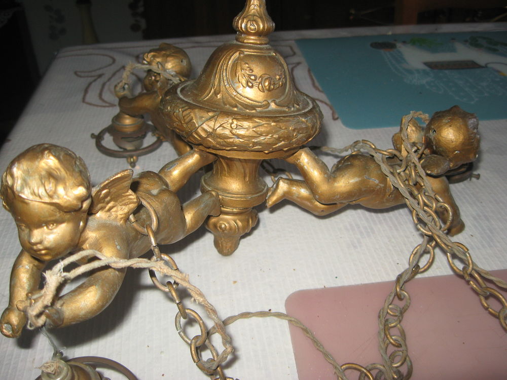 ancien lustre 3 putti avec abat jour tulipe Décoration