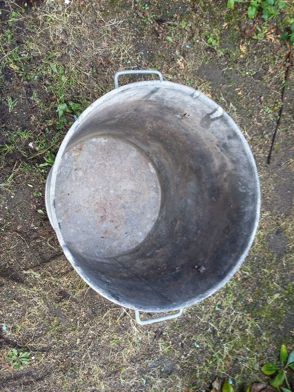 Ancienne lessiveuse zinc
Jardin