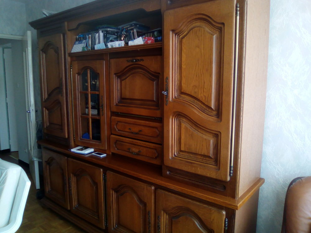 vend un meuble de salon armoire Meubles