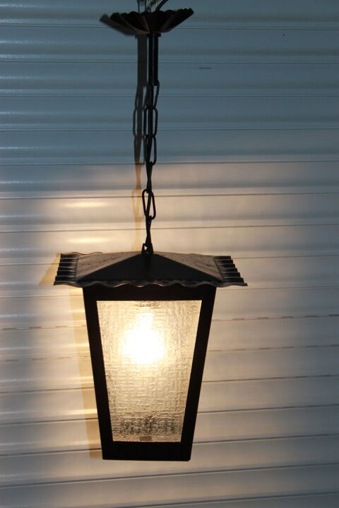 Lampe en fer forg�  3 Montigny-Lencoup (77)