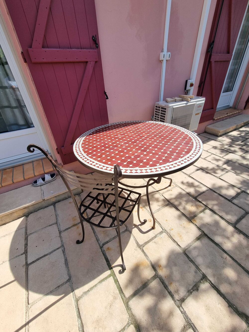 Table ronde 120 cm + 4 chaises en fer forge + plateau Meubles