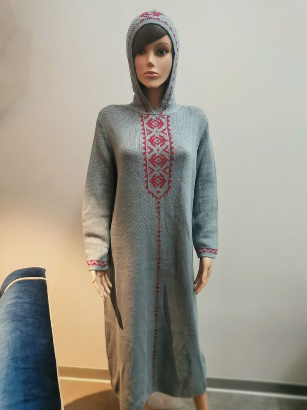Important stock v&ecirc;tements femme homme et enfant d&eacute;griff&eacute;s Vêtements