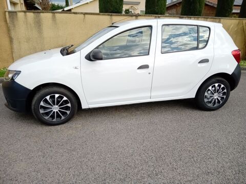 Dacia sandero ESSENCE CT OK