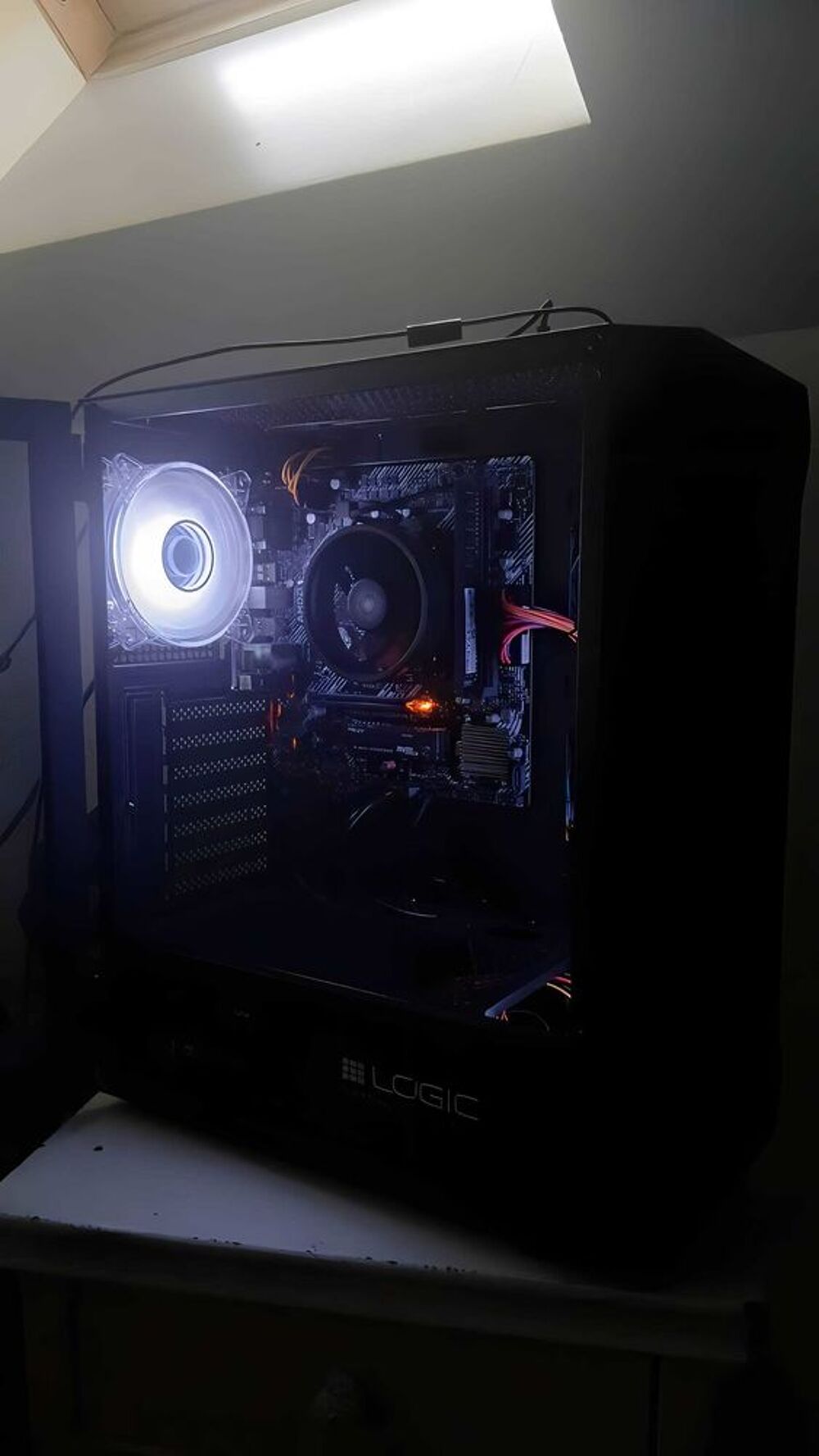 Tour gamer Asus Electroménager