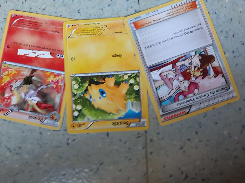 Carte de collections POKEMON Jeux / jouets