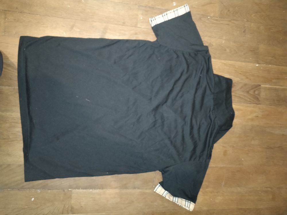 T-shirt manches longues (Taille S)
Vêtements
