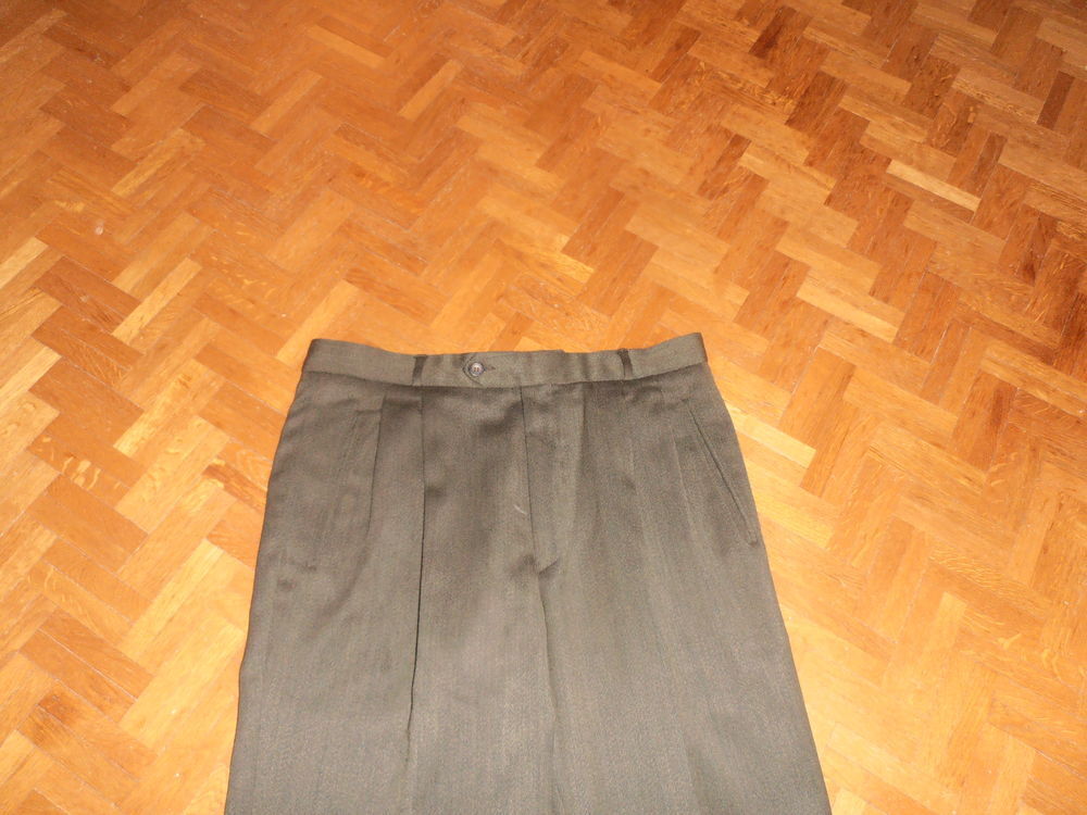 Pantalon vert fonc&eacute; (80) Vêtements