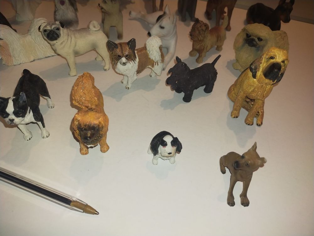 s&eacute;rie 1 - figurines chiens (2€ pce)

