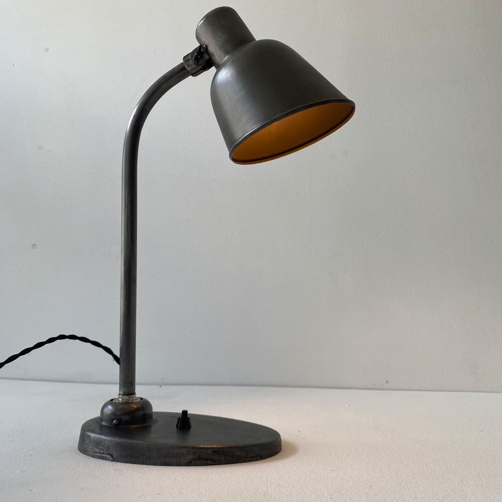 ANCIENNE LAMPE DE BUREAU BAUHAUS " BUR " MODELE 2700 Décoration