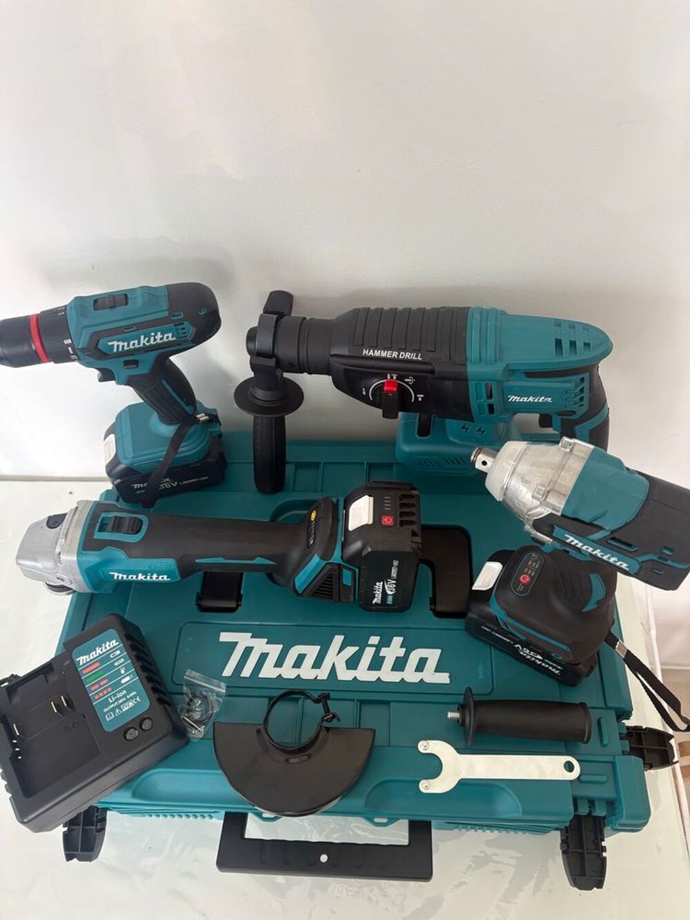 Makita kit 4en1 36v 8ah Bricolage
