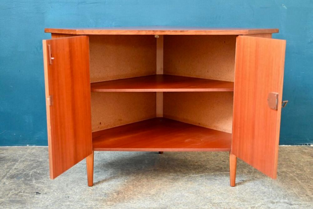 Commode ou meuble de coin d'angle ancien style vintage Meubles