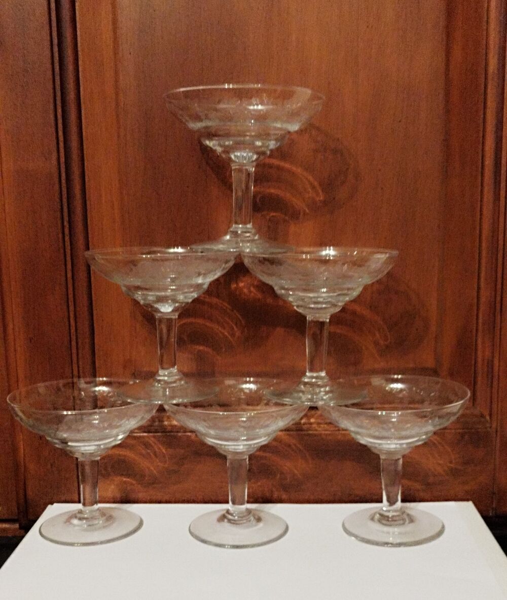 6 anciennes coupes &agrave; champagne cristal gravure art nouveau Cuisine