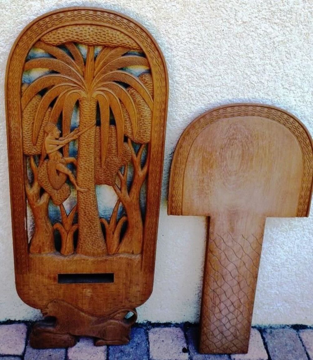 Chaise neuve en bois exotique sculpt&eacute; Meubles