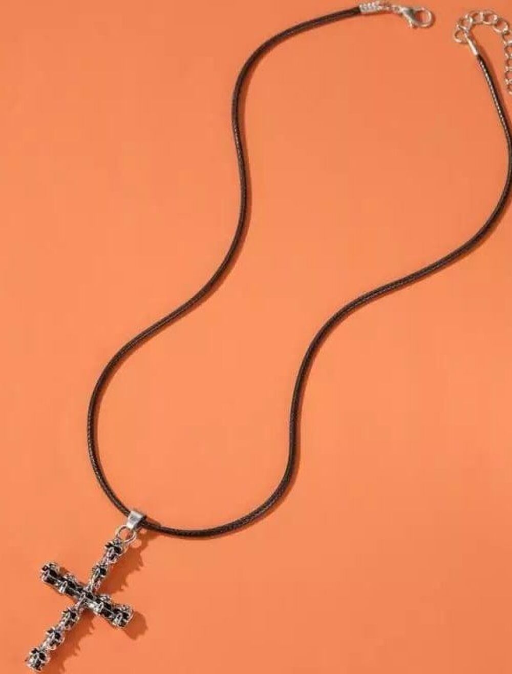 Collier croix tete de mort unisex Bijoux et montres