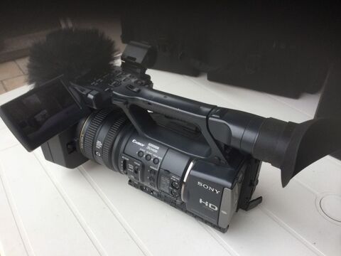 Camscope SONY HDR-AX2000E avec accessoires 0 Marignane (13)
