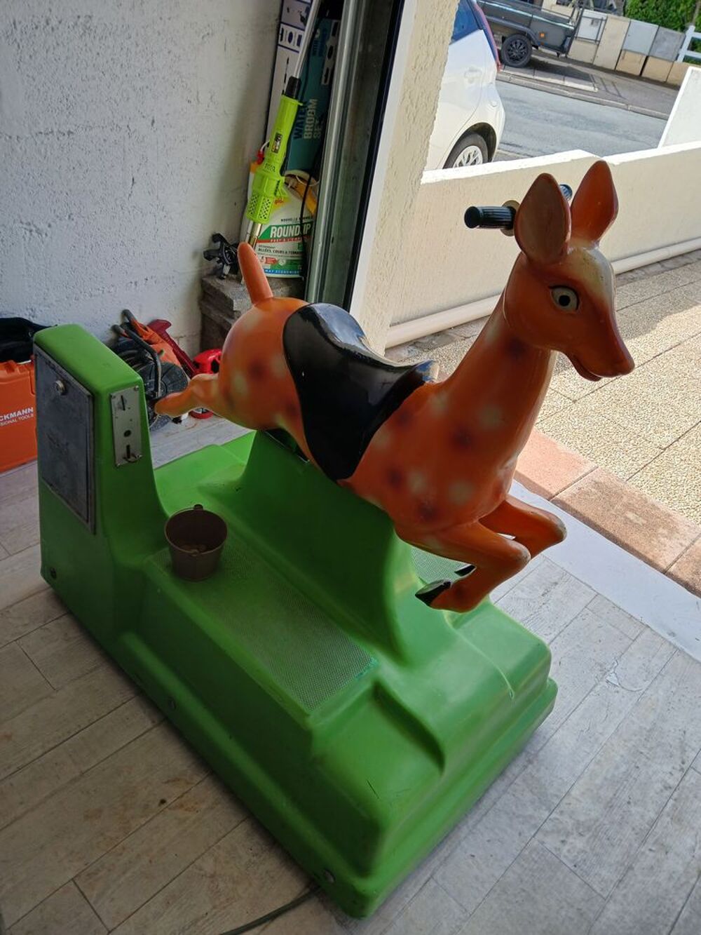 Vous avez un petit man&egrave;ge forain en panne ou a restaurer. Jeux / jouets