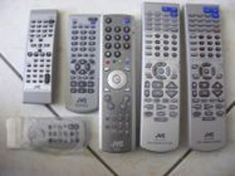 T�l�commande PTU94023B autre r�f JVC et camescope 10 Pl�dran (22)
