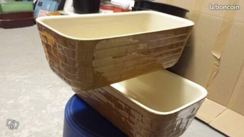 2 terrines marron en c�ramique avec motifs 3 M�rignies (59)