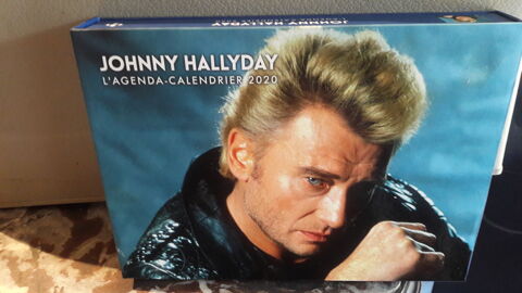 JOHNNY   HALLIDAY    DISQUES  LIVRES 5 Gien (45)