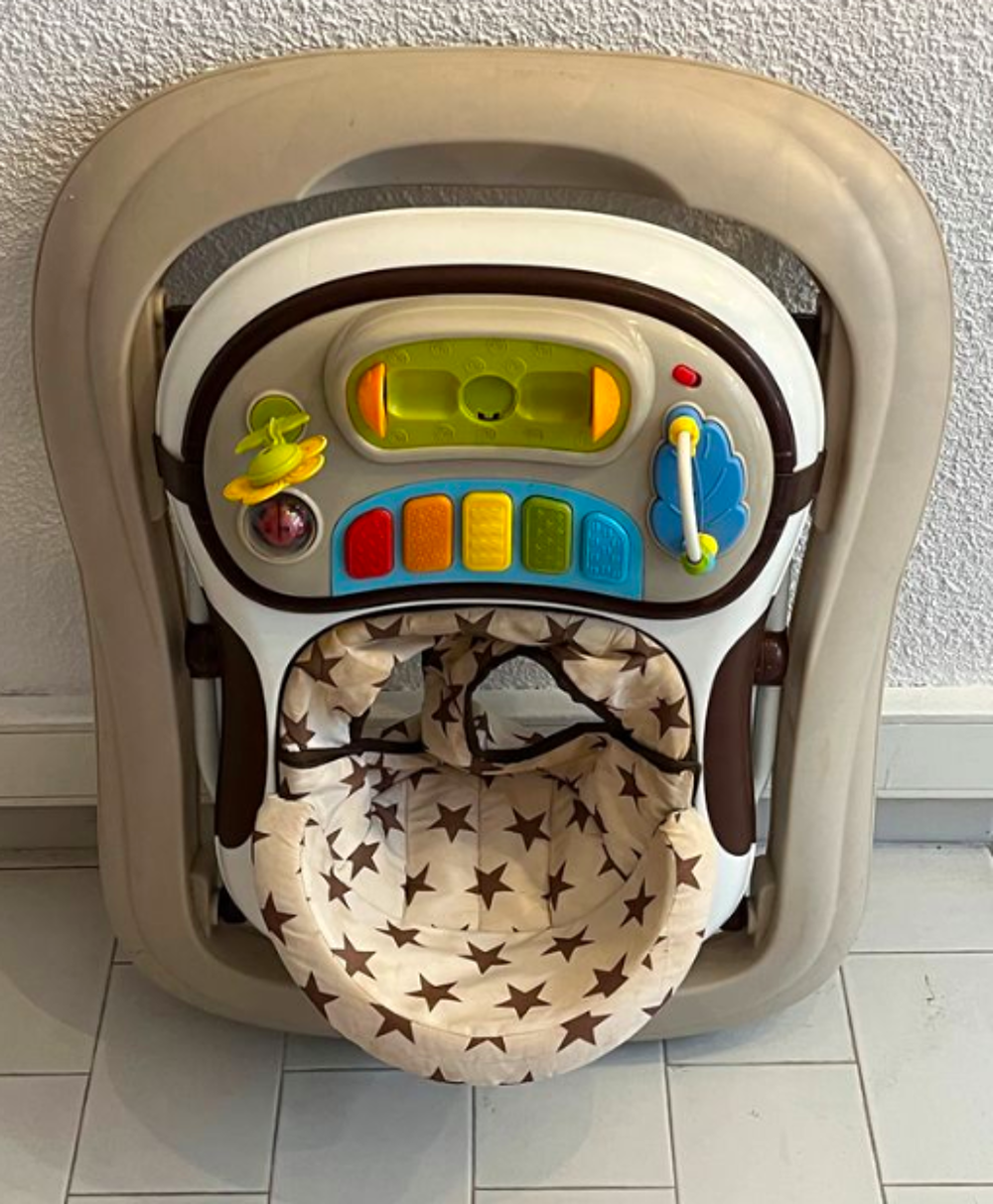 Trotteur b&eacute;b&eacute; r&eacute;glable Pu�riculture