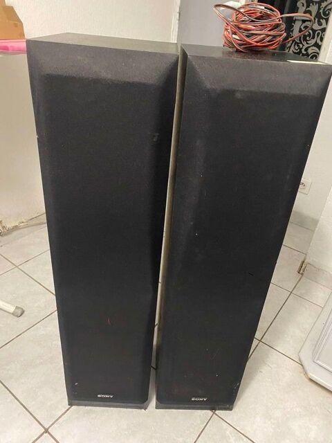 2  haut-parleurs Sony  50 Antibes (06)