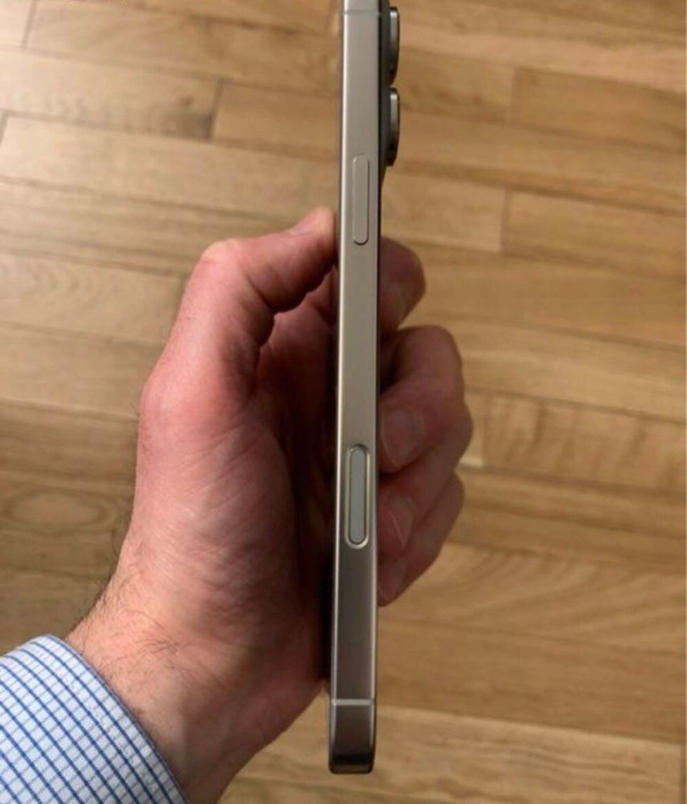 iPhone 16 pro ( lire la description ) Téléphones et tablettes