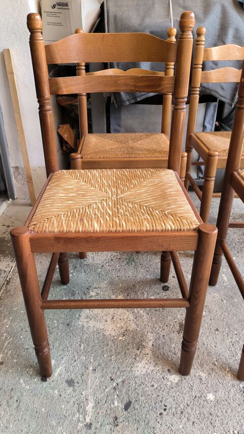 2 chaises en bois assise paille 10 Restinclières (34)