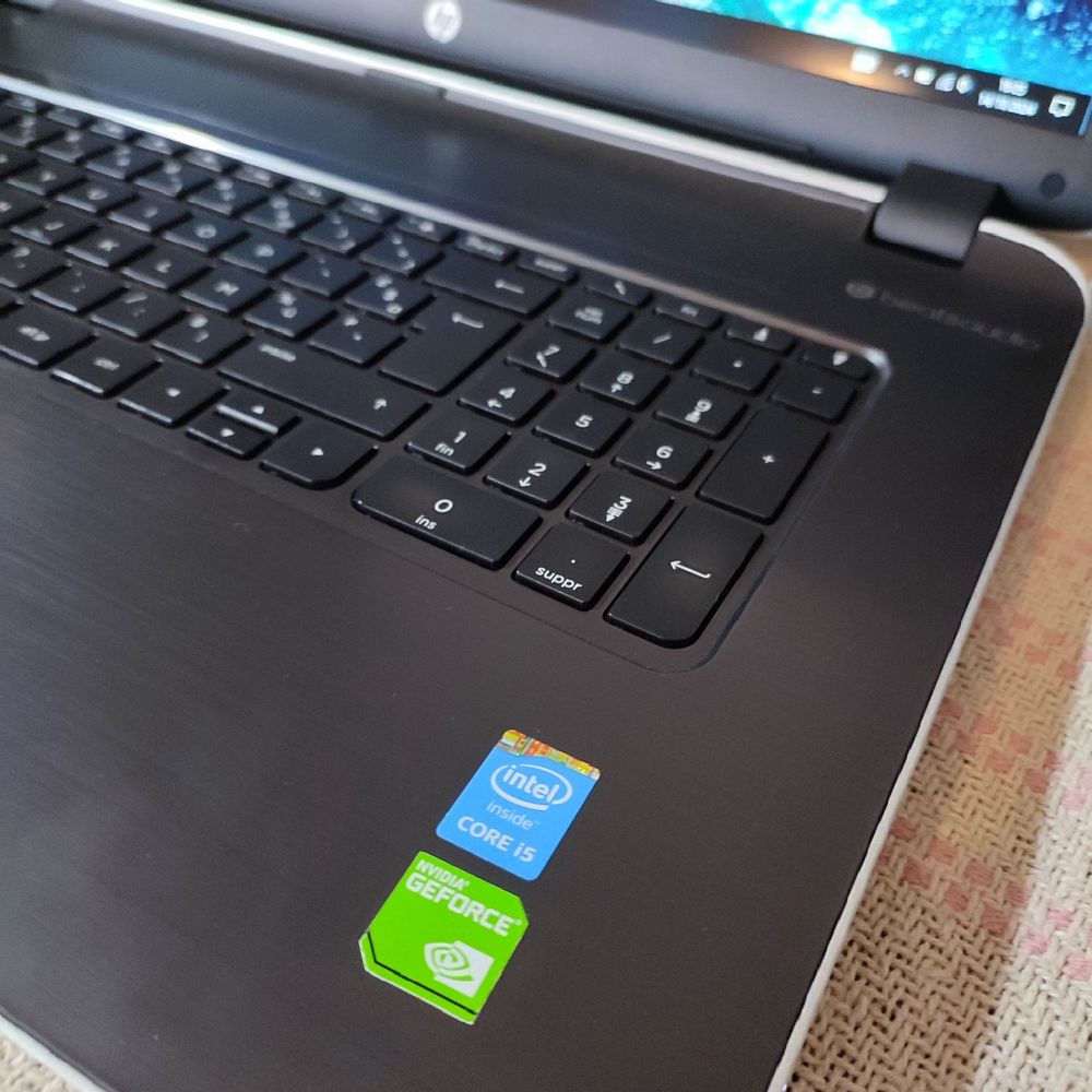 Pc portable Hp 670go Intel core i5 4Go Ram 17pouces Matériel informatique
