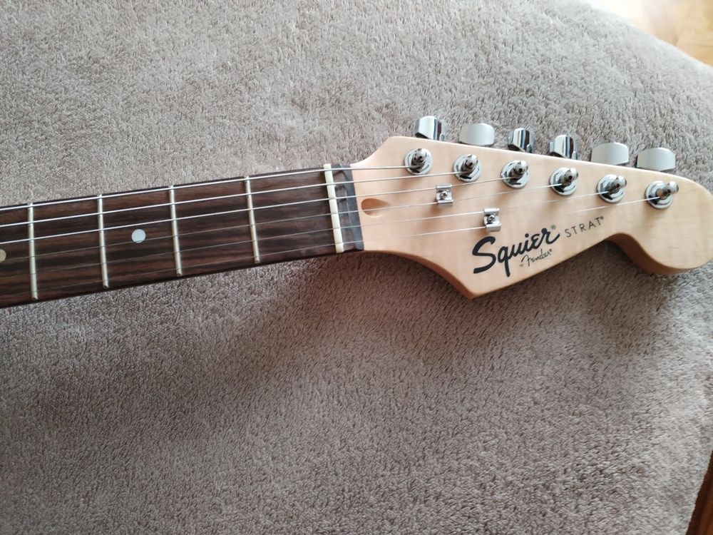 Guitare &eacute;lectrique et Haut parleur Instruments de musique