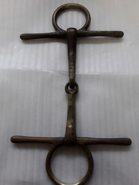 Mors pour chevaux en bronze 4 Viry-Noureuil (02)