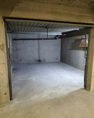  Parking / Garage à vendre 20 m² Saint-priest