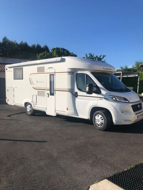 FLORIUM Camping car 2016 occasion Châteaubernard 16100
