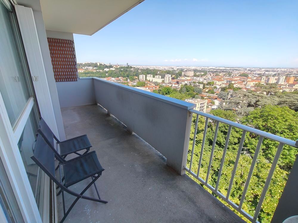 Vente Appartement Appartement T3 lumineux de 84 m² avec vue sur Lyon Oullins