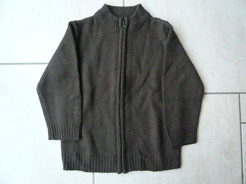 Gilet marron 4 ans (n°13) 5 Franqueville-Saint-Pierre (76)