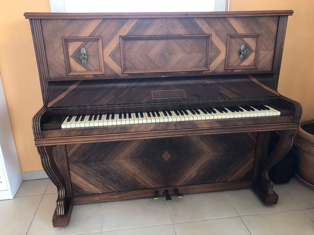 Piano doit en bois Taylor Instruments de musique