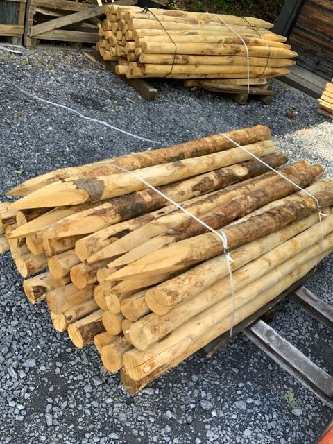 Poteau chtaignier point corc hauteur 1M60 et 6/8cm de d 6 Pau (64)